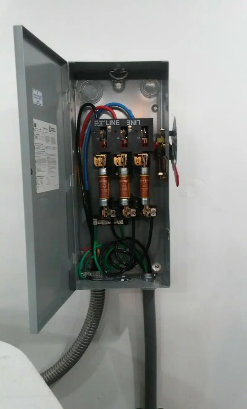 Three-phase disconnect switch installed for Electrical Wiring & Rewiring in New Braunfels